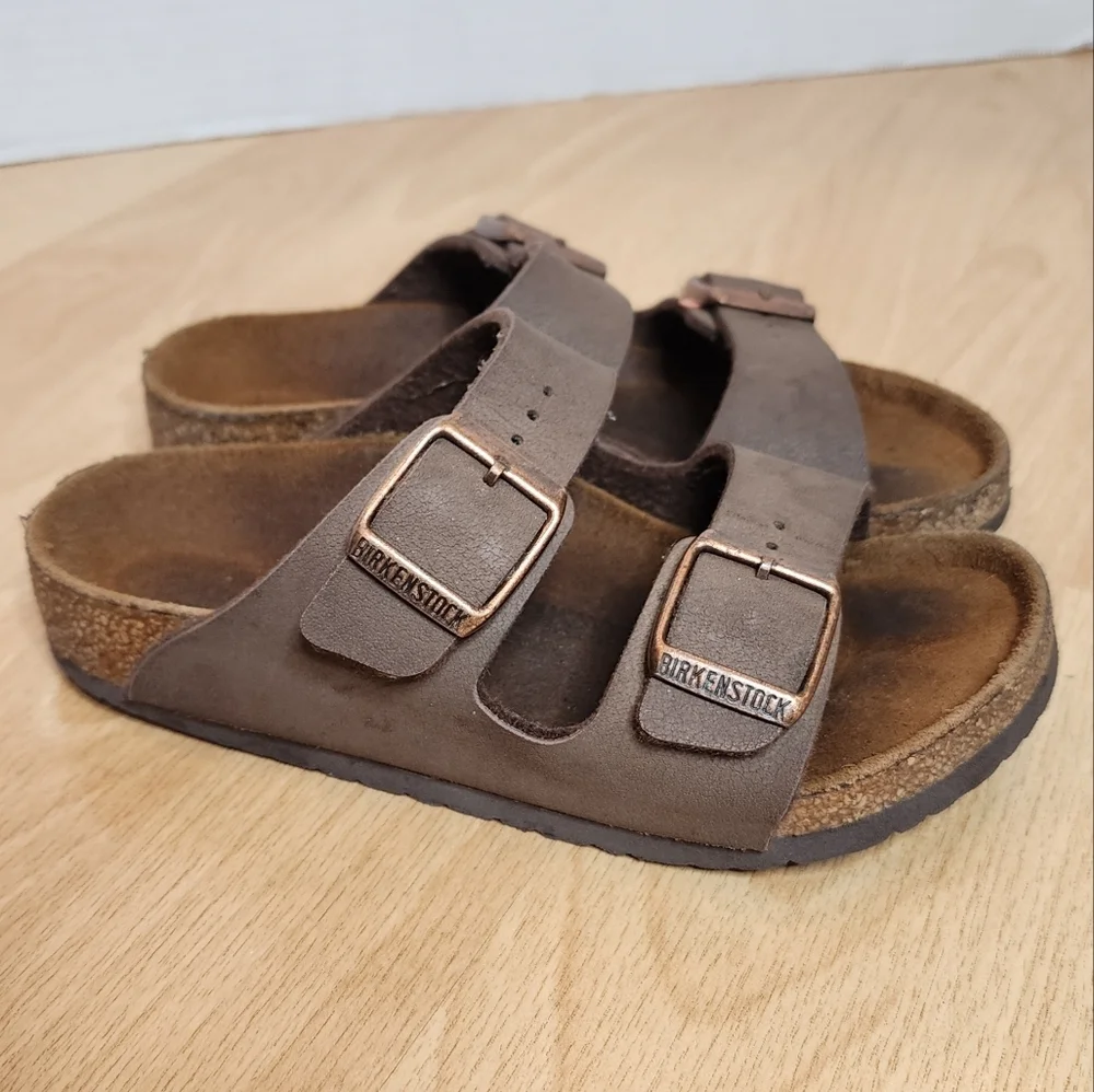 Birkenstock Arizona 2 Strap Brown Leather Sandals Kids size‎ 29 (11-11.5)
